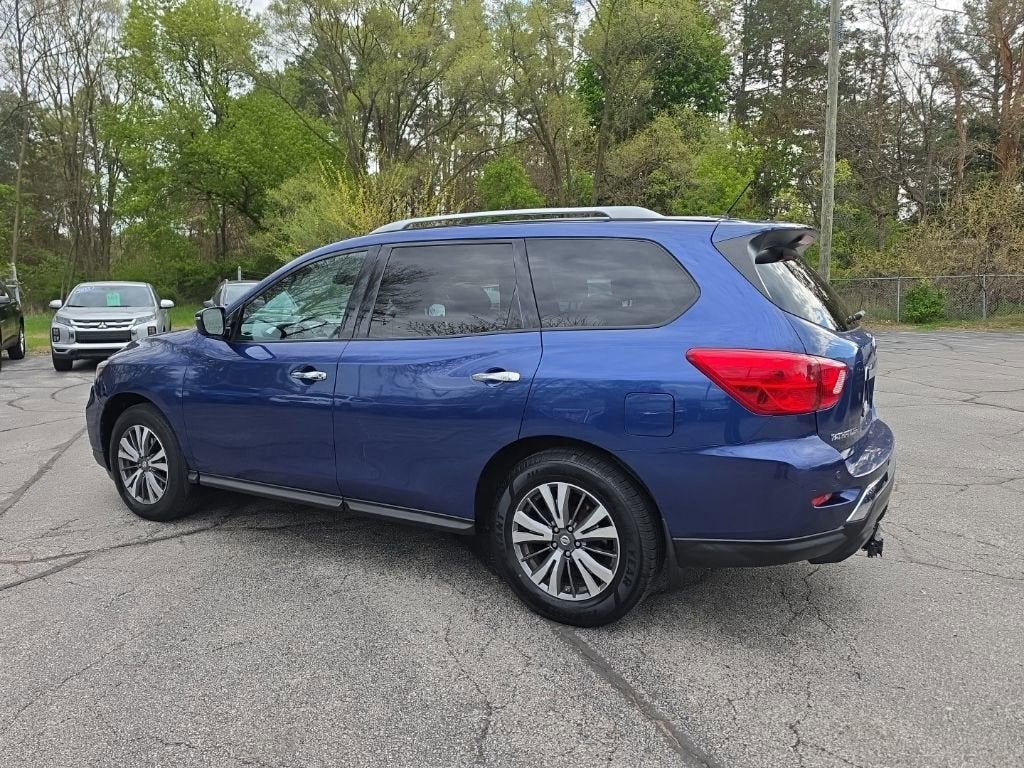 2017 Nissan Pathfinder SV