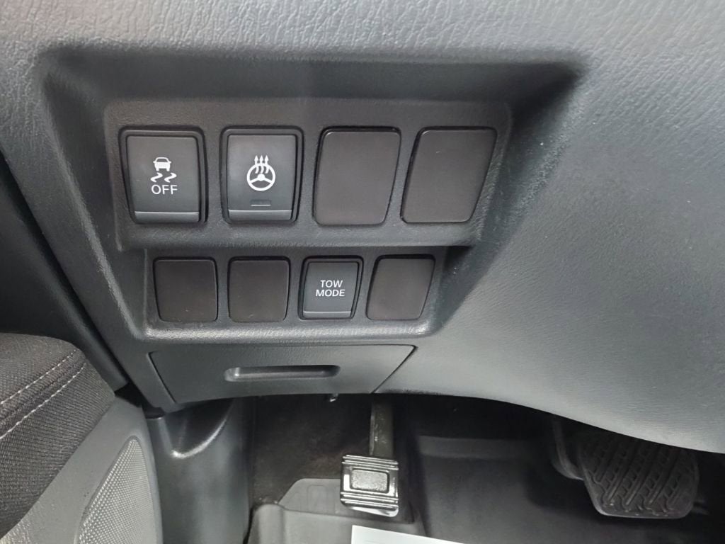 2017 Nissan Pathfinder SV