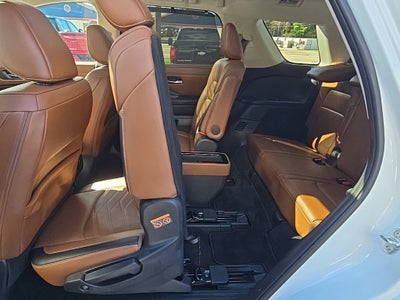 2024 Nissan Pathfinder Platinum