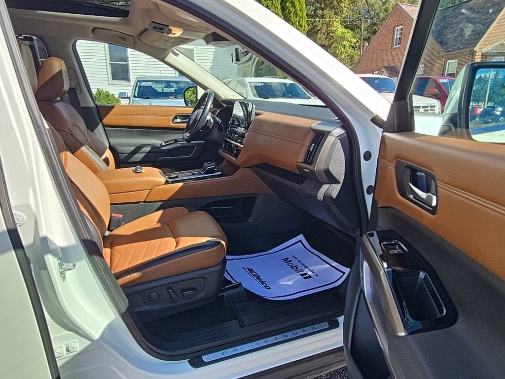 2024 Nissan Pathfinder Platinum