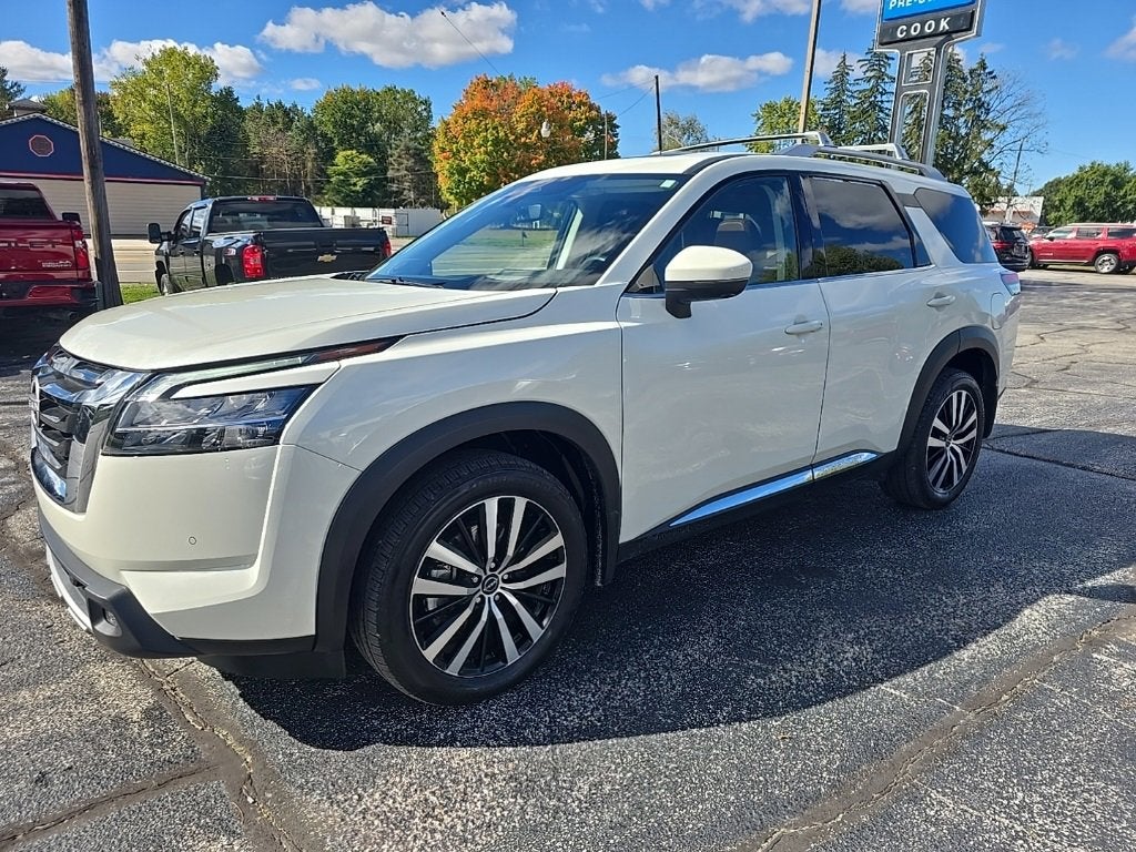 2024 Nissan Pathfinder Platinum