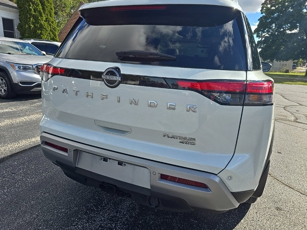 2024 Nissan Pathfinder Platinum