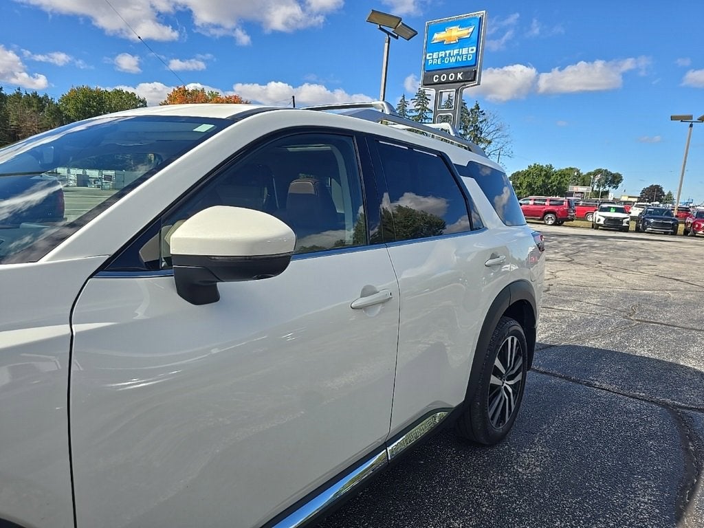 2024 Nissan Pathfinder Platinum