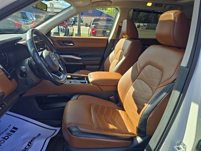 2024 Nissan Pathfinder Platinum