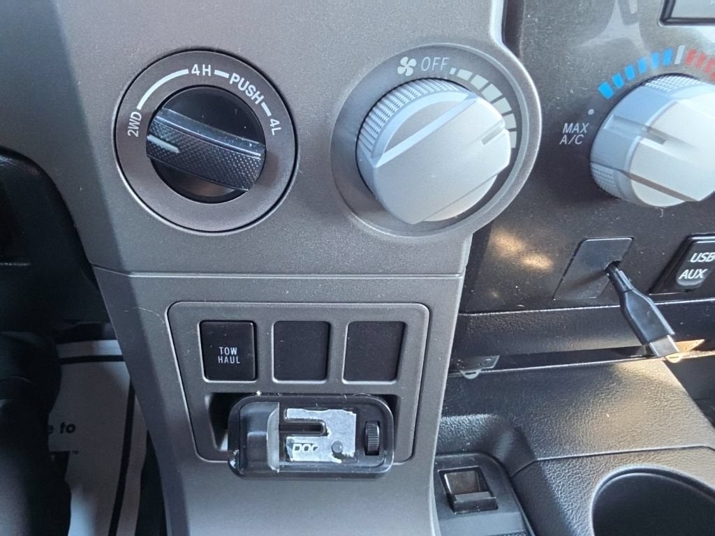 2012 Toyota Tundra Grade 5.7L V8