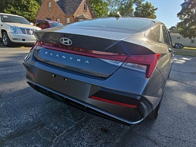 2025 Hyundai Elantra SEL Convenience
