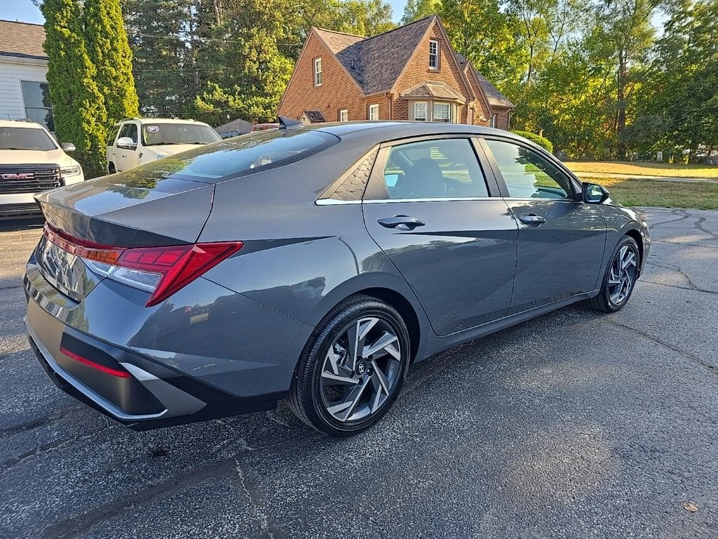 2025 Hyundai Elantra SEL Convenience