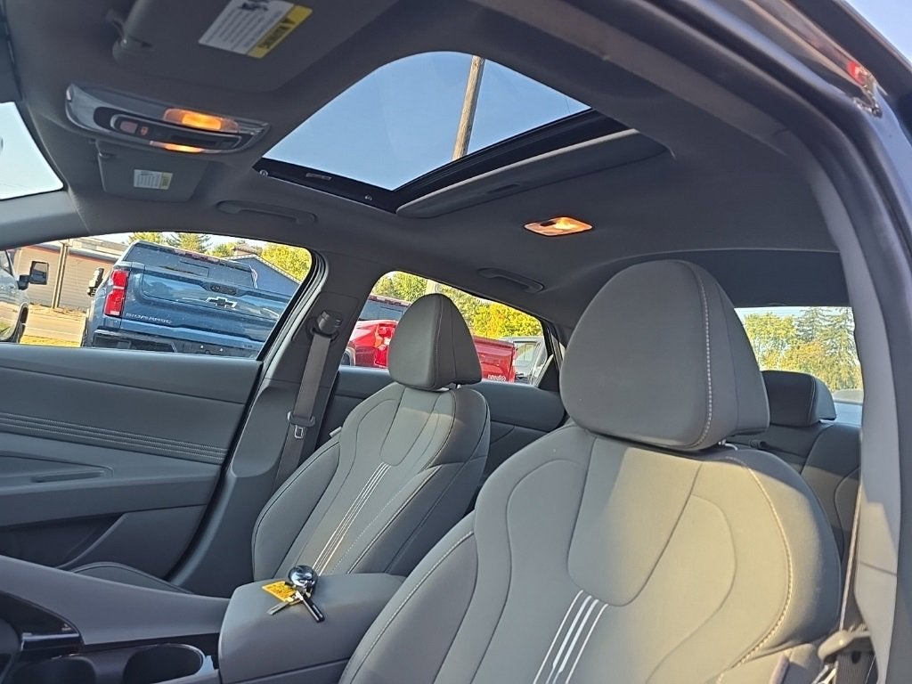 2025 Hyundai Elantra SEL Convenience